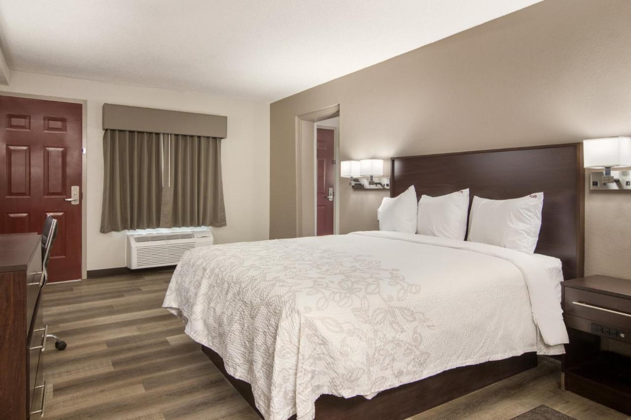 Red Roof Inn Plus & Suites Erie Exterior foto
